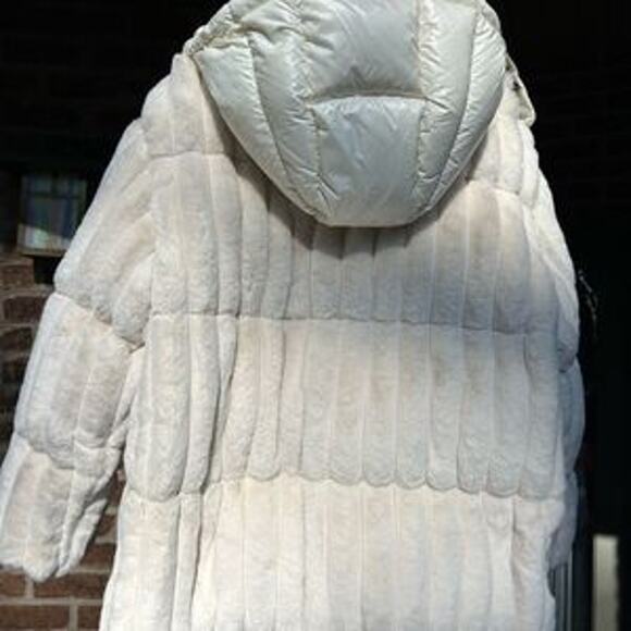Women's Moncler White faux fur detachable hood down jacket size 3 NWT - Picture 16 of 16